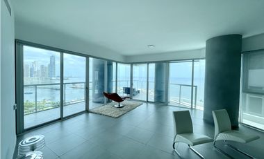PH YACHT CLUB / AVENIDA BALBOA / VENTA