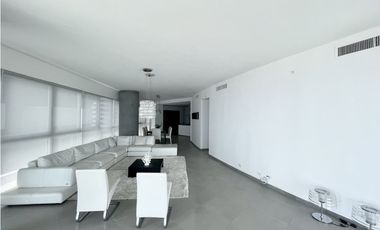 PH YACHT CLUB / AVENIDA BALBOA / VENTA