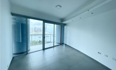 PH YACHT CLUB / AVENIDA BALBOA / VENTA