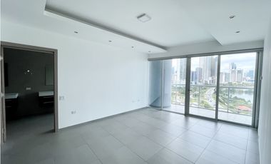 PH YACHT CLUB / AVENIDA BALBOA / VENTA