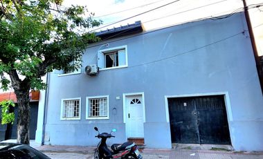 CASA 2 DORMITORIOS Y COCHERAS