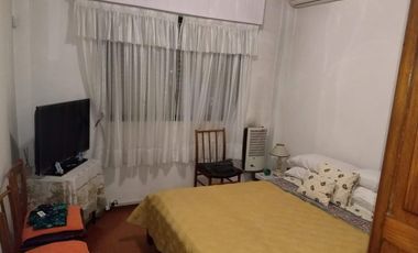 Venta / casa 4 ambientes / Lote 10 x 36 /Castelar