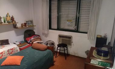 Venta / casa 4 ambientes / Lote 10 x 36 /Castelar