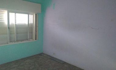 Venta casa 3 ambientes con garage zona Billinghurst. Oportunidad