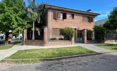 Casa de cuatro ambientes a la venta en Bella Vista, APTO CREDITO