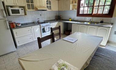 Casa de cuatro ambientes a la venta en Bella Vista, APTO CREDITO