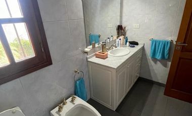Casa de cuatro ambientes a la venta en Bella Vista, APTO CREDITO