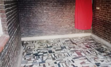 Pasaje Risso 4705 (casa al frente)