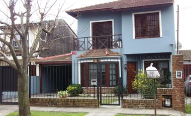 AMPLIO CHALET EN 2 PLANTAS - LOTE DE 440 M2