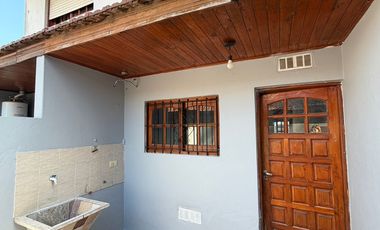 Alquiler duplex 3 ambientes con patio cochera Rafael Castillo