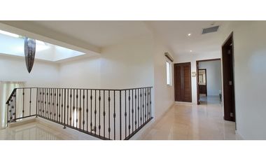 Casa en Venta con Piscina en Tucán Country Club.