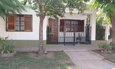 SE VENDE CASA DE 5 AMB EN HURMILGHAM