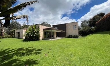 Casa en Arriendo Ubicado en Envigado Codigo 1404