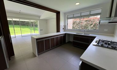 Casa en Arriendo Ubicado en Envigado Codigo 1404