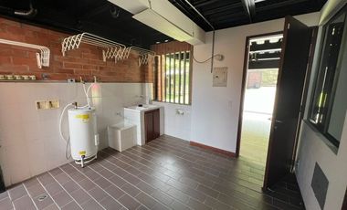 Casa en Arriendo Ubicado en Envigado Codigo 1458