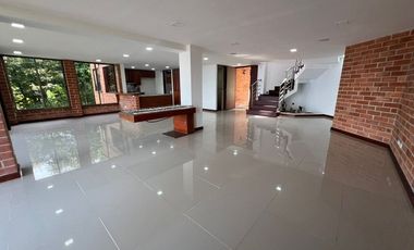 Casa en Arriendo Ubicado en Envigado Codigo 1458