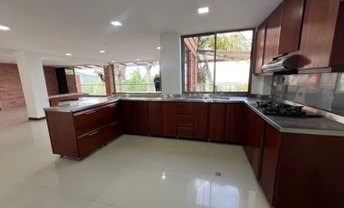 Casa en Arriendo Ubicado en Envigado Codigo 1458