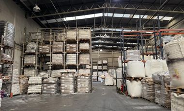 Nave Industrial en Pablo Podesta de 1200 m2 cubiertos