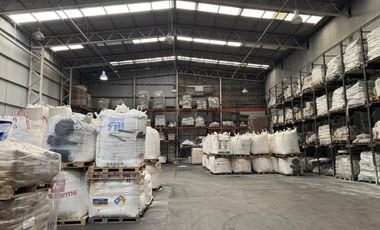 Nave Industrial en Pablo Podesta de 1200 m2 cubiertos