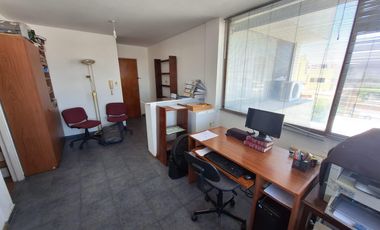 Oficina comercial - cochera- Bolivar - B° Guemes