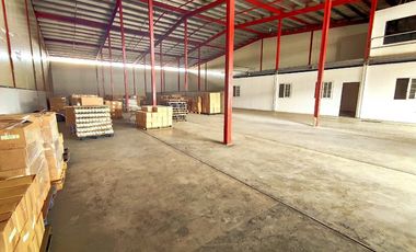 Venta de complejo de bodegas con anden en Tocumen