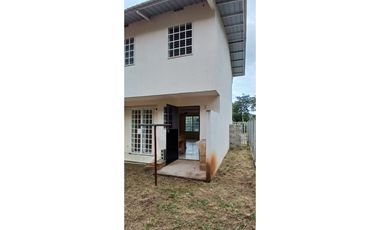 Venta de casa en Brisas del Lago/ Tocumen/ Panamá/ 103m2