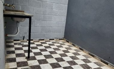 Departamento Tipo Casa en alquiler en Lanus Oeste