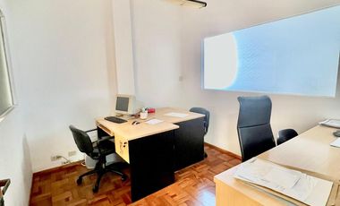 Oficina en  Alquiler/ Venta en Santa fe al 1200
