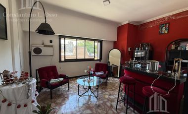 Casa - Lote propio - Para 2 familias - Jardin - Pileta - Garage