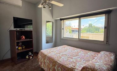 Casa - Lote propio - Para 2 familias - Jardin - Pileta - Garage