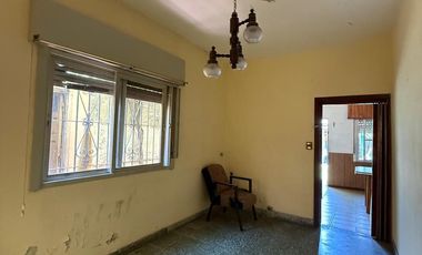 Casa - Lote propio - Para 2 familias - Jardin - Pileta - Garage