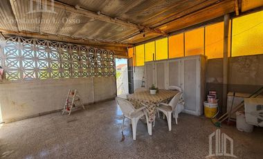 Casa - Lote propio - Para 2 familias - Jardin - Pileta - Garage