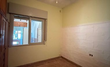 Casa - Lote propio - Para 2 familias - Jardin - Pileta - Garage