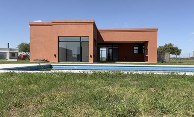 Casa en venta-Barrio San Sebastián Área 11-Intero-Pileta-Loma Verde-Escobar