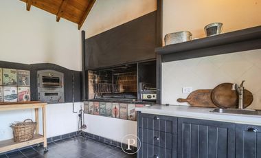 Venta Chalet con pileta en Rumenco