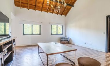 Venta Chalet con pileta en Rumenco