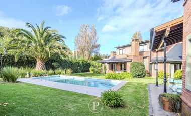 Venta Chalet con pileta en Rumenco