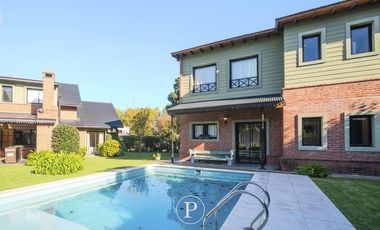 Venta Chalet con pileta en Rumenco