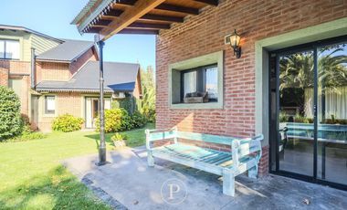 Venta Chalet con pileta en Rumenco