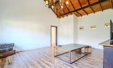 Venta Chalet con pileta en Rumenco