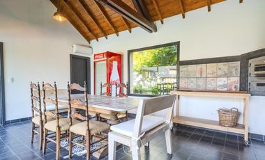 Venta Chalet con pileta en Rumenco
