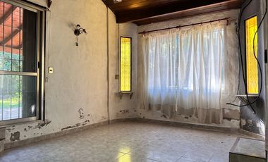 Lote Casa a refaccionar en venta 3 ambientes 2 dormitorios Garin Escobar