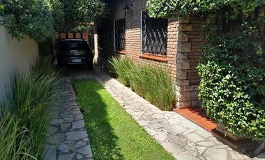 LINDÍSIMA CASA DE 3 DORMITORIOS EN MUY BUEN ESTADO!!!