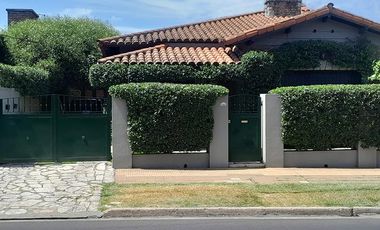 LINDÍSIMA CASA DE 3 DORMITORIOS EN MUY BUEN ESTADO!!!