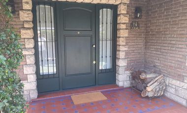 LINDÍSIMA CASA DE 3 DORMITORIOS EN MUY BUEN ESTADO!!!