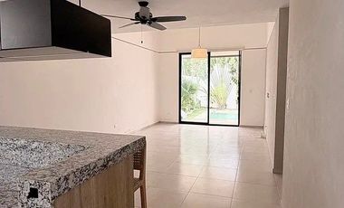 PRECIOSA CASA DE UNA PLANTA EN PRIVADA CON AMENIDADES AL NORTE DE MERIDA