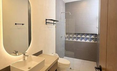 PRECIOSA CASA DE UNA PLANTA EN PRIVADA CON AMENIDADES AL NORTE DE MERIDA