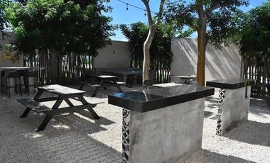 PRECIOSA CASA DE UNA PLANTA EN PRIVADA CON AMENIDADES AL NORTE DE MERIDA