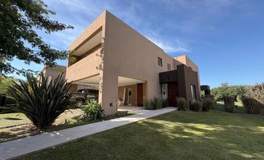 VENTA Casa 4 ambientes en Buenos Aires Golf Club