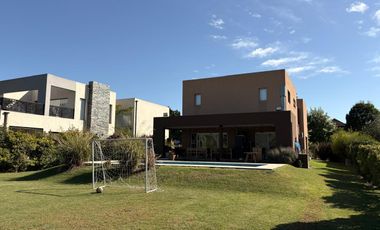 VENTA Casa 4 ambientes en Buenos Aires Golf Club